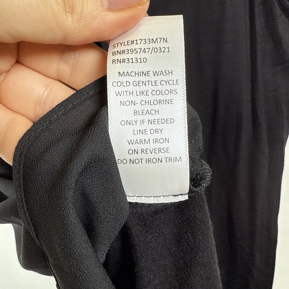 Fortune + Ivy Sleeveless Top Tank Medium Black Front Zip Silver Mixed Media‎ NEW - Picture 8 of 8